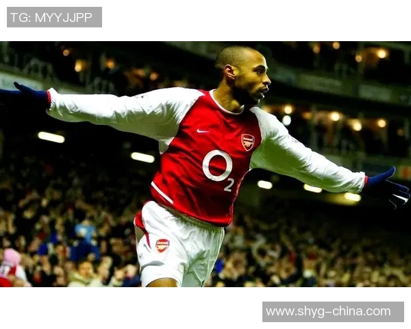 足球巨星私下生活罕见曝光展现真实一面令人倍感亲切